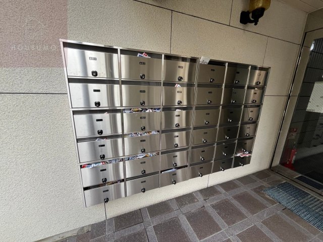 エントランス　ゆとりのあるエントランスです
