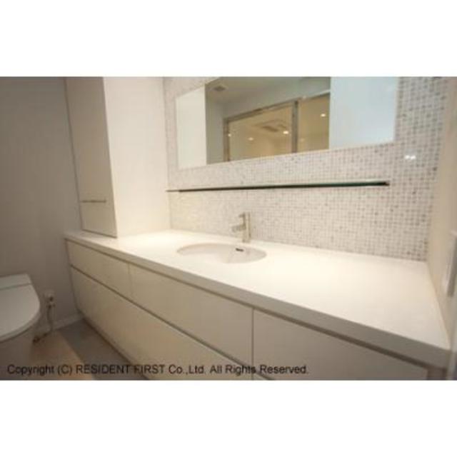 洗面設備　※写真は同タイプ住戸です。