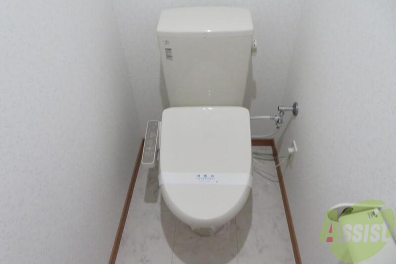 トイレ　トイレは独立しており、快適に使用出来ます。温水洗浄便座ですよ