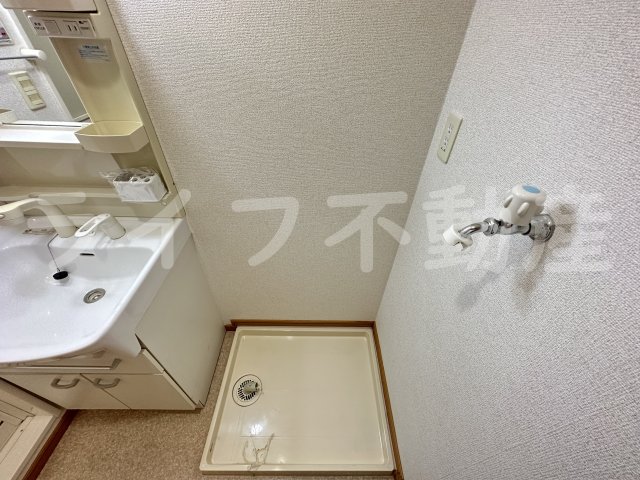 洗面設備　ゆったりとスペースのある洗面所