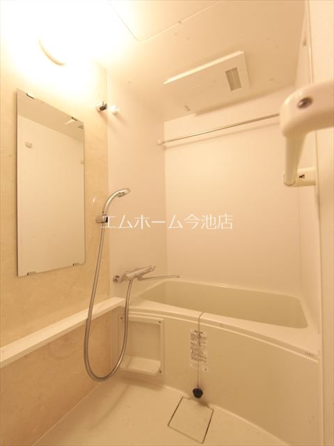 バス・シャワールーム　浴室暖房乾燥機能付バス