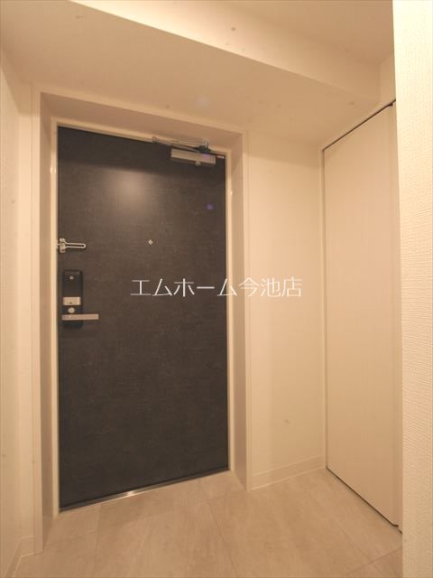 玄関　玄関（シューズボックス付）