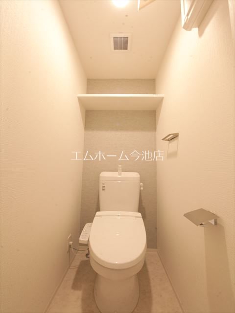 トイレ　温水洗浄便座付トイレ