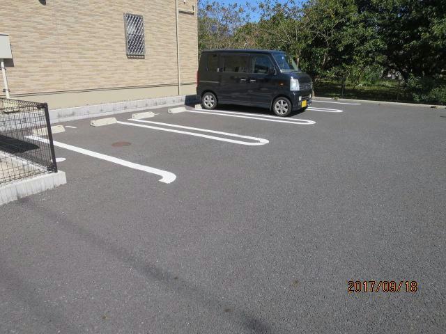駐車場　駐車場