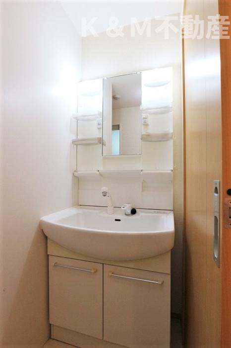 洗面設備　コンパクトで使いやすい洗面所 ※同タイプのお部屋の写真です