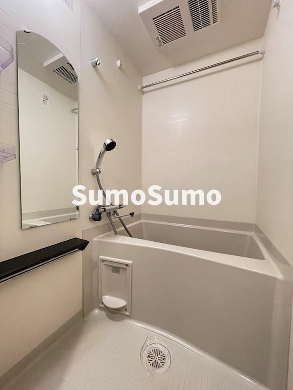 バス・シャワールーム　コンパクトで使いやすいお風呂です