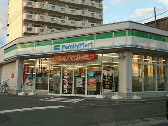 コンビニ　ファミリーマート庄町三丁目店（コンビニ）まで566m