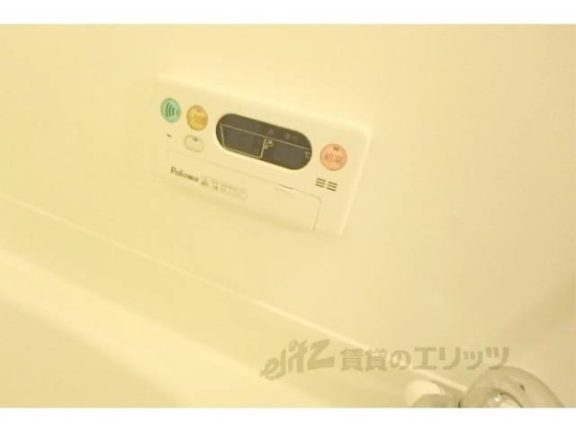 その他設備　給湯器リモコン