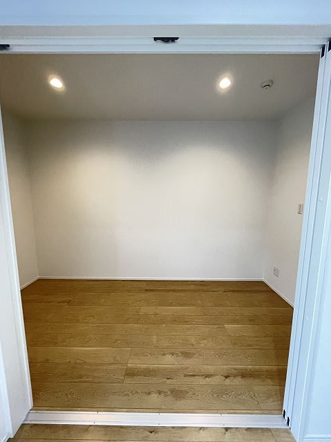 その他部屋・スペース　落ち着いて過ごせるお部屋なので、寝室にいかがでしょうか