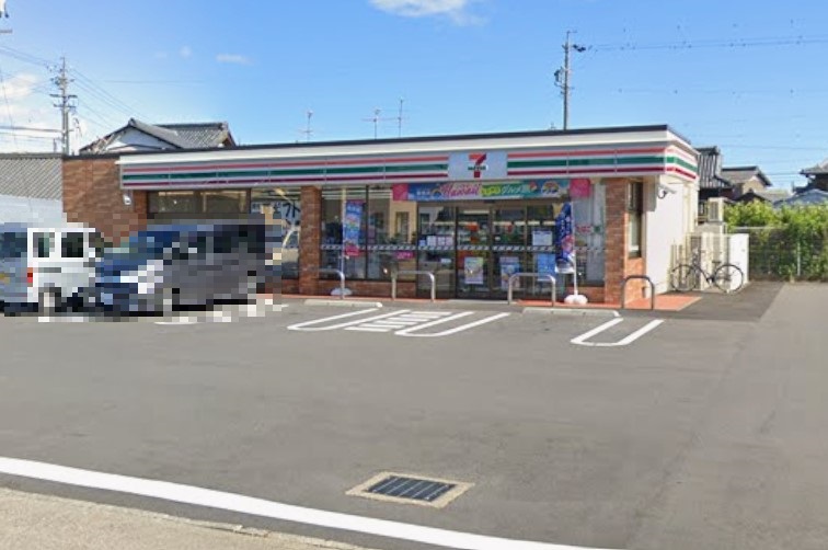 コンビニ　セブンイレブン 一宮平島1丁目店（コンビニ）まで295m
