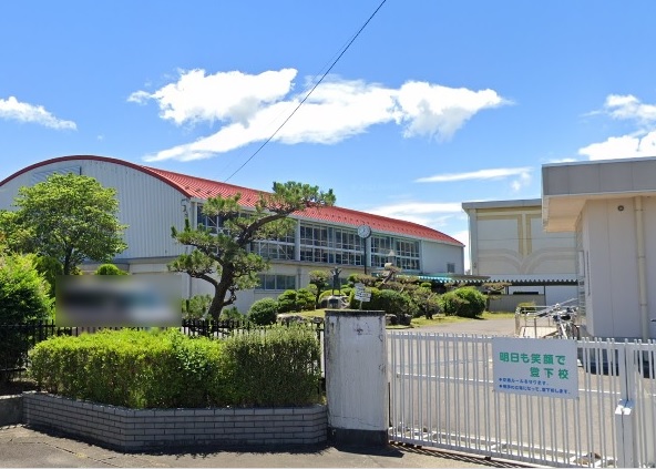 中学校　丹陽中学校（中学校）まで912m