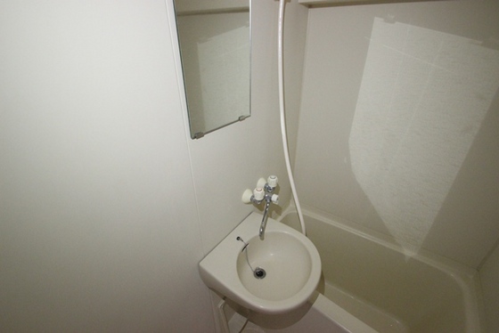洗面設備　※別部屋の写真です