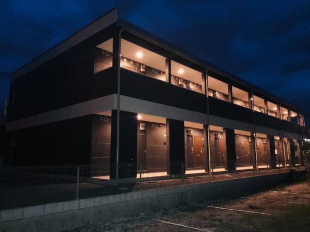建物外観　外観写真（夜）