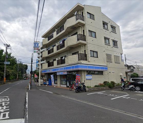 コンビニ　ローソン（コンビニ）まで620m
