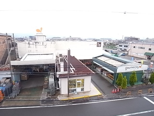 ショッピングセンター　グルメシティ　小林店（ショッピングセンター）まで240m