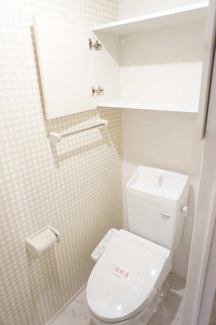 トイレ　★トイレは嬉しい洗浄機能付き便座です♪★