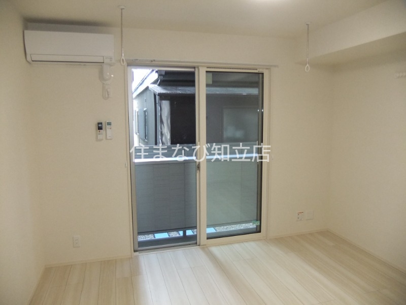 居室・リビング　同型別部屋写真