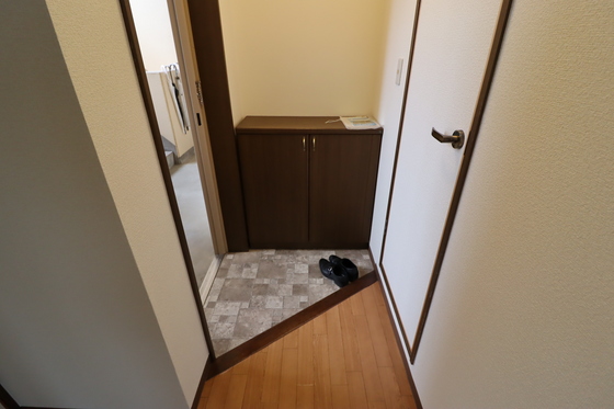 玄関　※別部屋の写真です