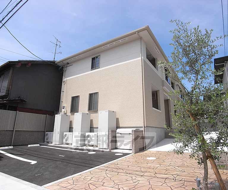 建物外観　２階建てのハイツです。