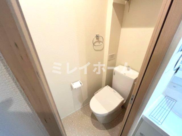トイレ　同建物内、別のお部屋の参考写真になります。