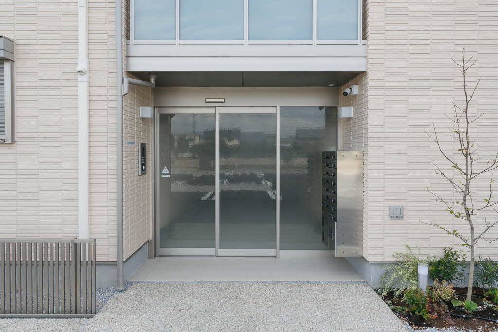 エントランス　オートロック（自動ドア）の賃貸マンション
