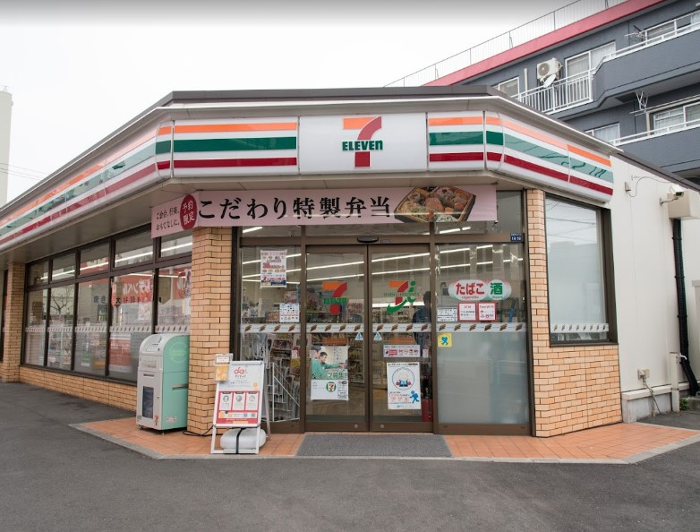 コンビニ　セブンイレブン 新高島平駅前店（コンビニ）まで724m