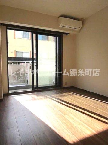 居室・リビング　※別部屋参照写真となります。
