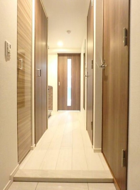 玄関　弊社は都内全域の物件をご紹介可能です！