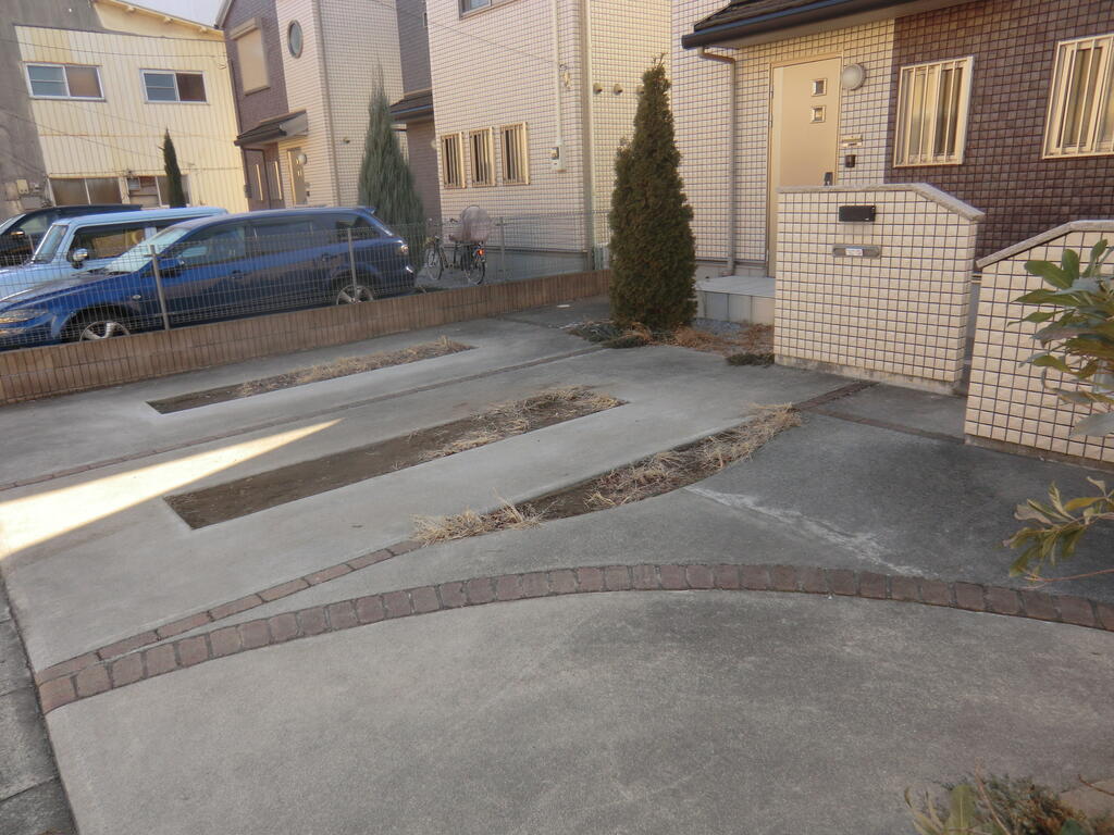 駐車場　敷地内駐車場