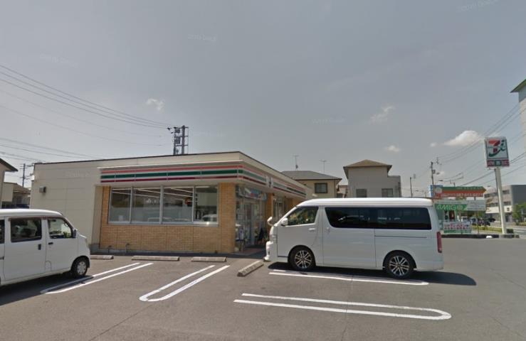 コンビニ　セブンイレブン（コンビニ）まで623m