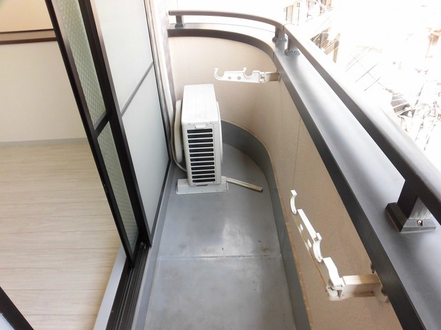 バルコニー　日当たりの良いバルコニーです