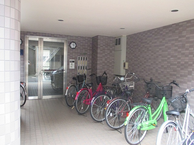 エントランス　きれいなエントランスです