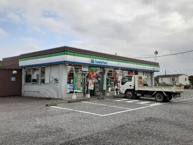 コンビニ　ファミリーマート 古河坂間店（コンビニ）まで365m