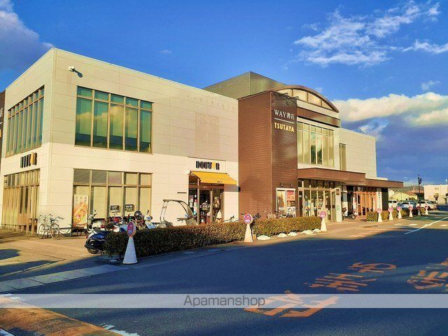 レンタルビデオ　ＴＵＴＡＹＡオークワ本社店様（レンタルビデオ）まで1200m
