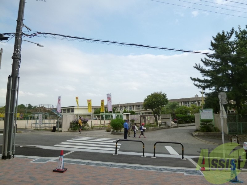 小学校　吹田第六小学校（小学校）まで595m