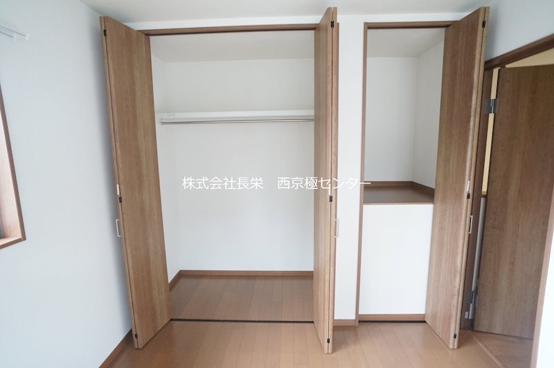 収納　玄関側の洋室6帖★（2階）