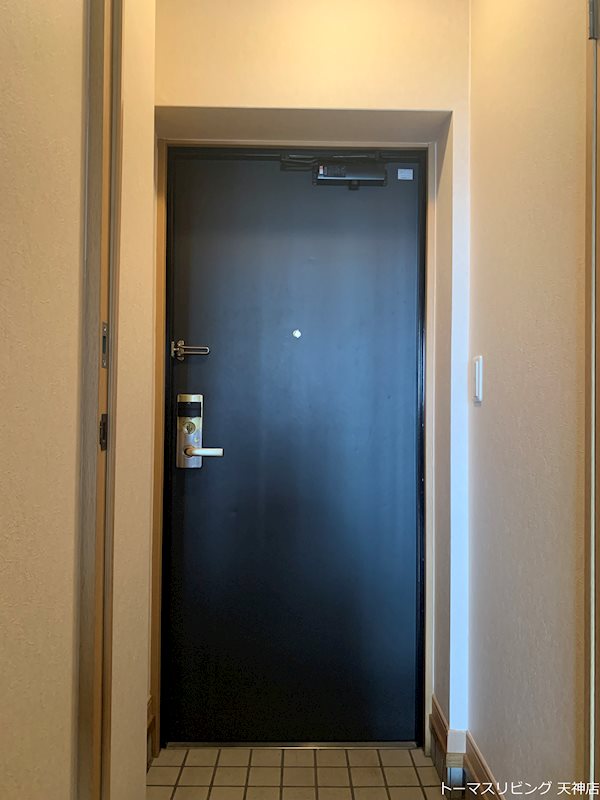 玄関　※別号室の参考写真です。