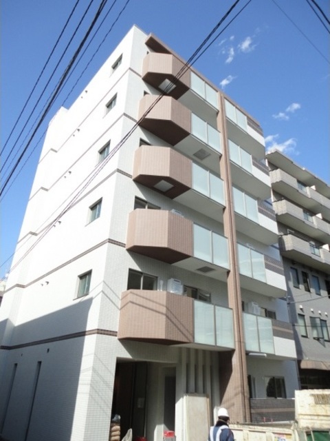 建物外観　６階建ての賃貸マンション