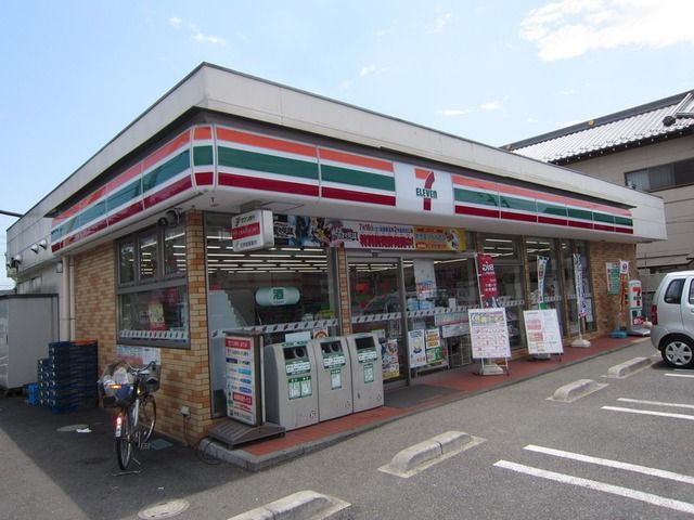 コンビニ　セブンイレブン（コンビニ）まで140m