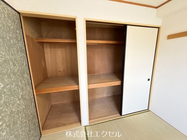 収納　押入が二ヵ所にあるので収納が充実しております。