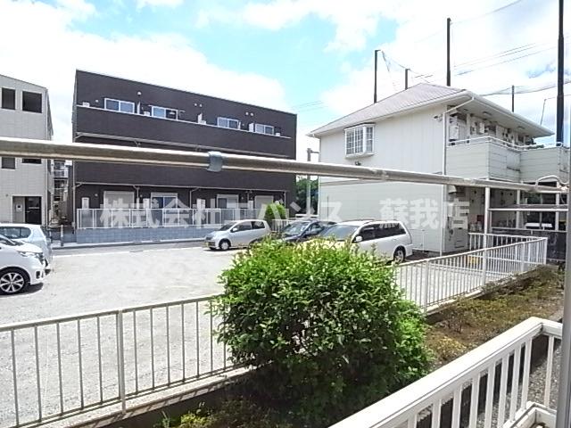 バルコニー　暖かな日差しのふりそそぐバルコニー
