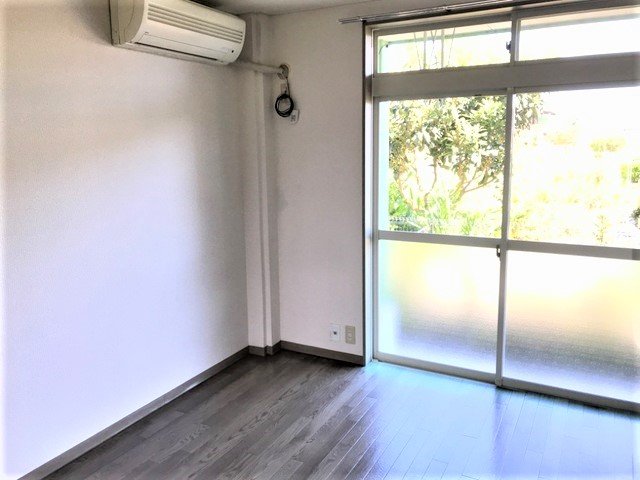 居室・リビング　掲載写真は同型モデルを掲載しており実際のお部屋と仕様等が異な
