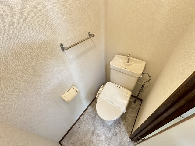 トイレ　別部屋参考写真です