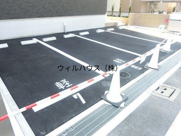 駐車場　敷地内駐車場！