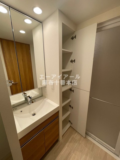 洗面設備　別部屋の参考写真です
