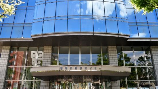 図書館　高槻市中央図書館（図書館）まで196m