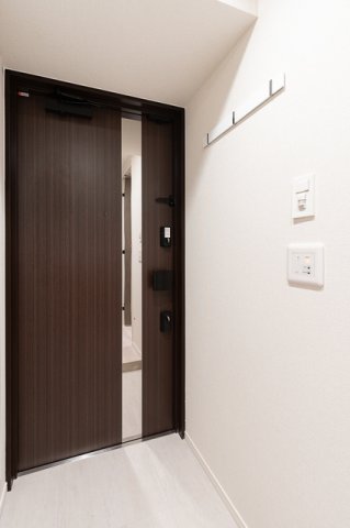 玄関　※写真は同タイプ住戸です。