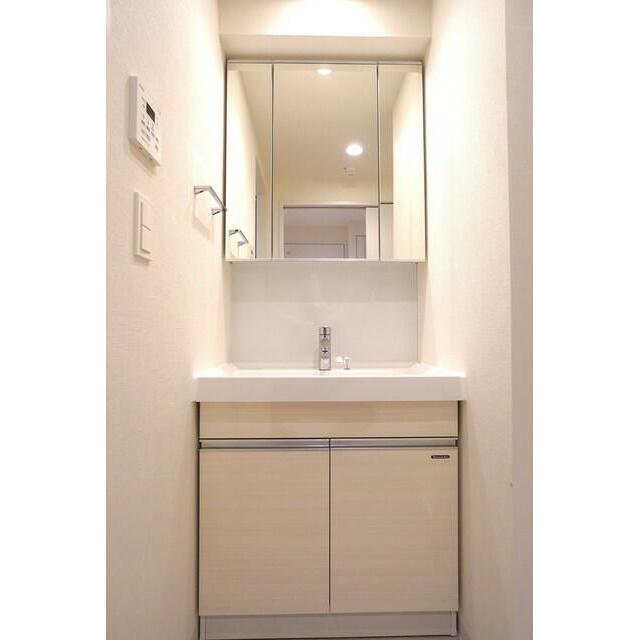 洗面設備　※写真は同タイプ住戸です。