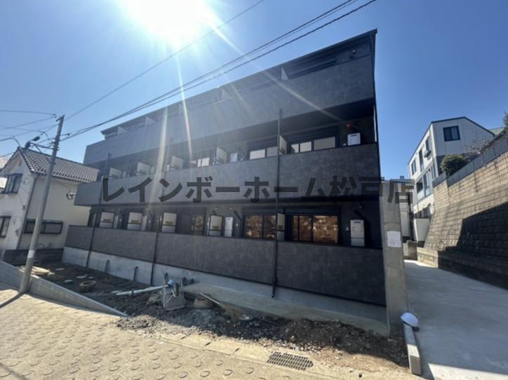 建物外観　画像は同建物の代表的なお部屋のお写真になります。※現況優先で