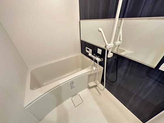バス・シャワールーム　※別部屋の写真です